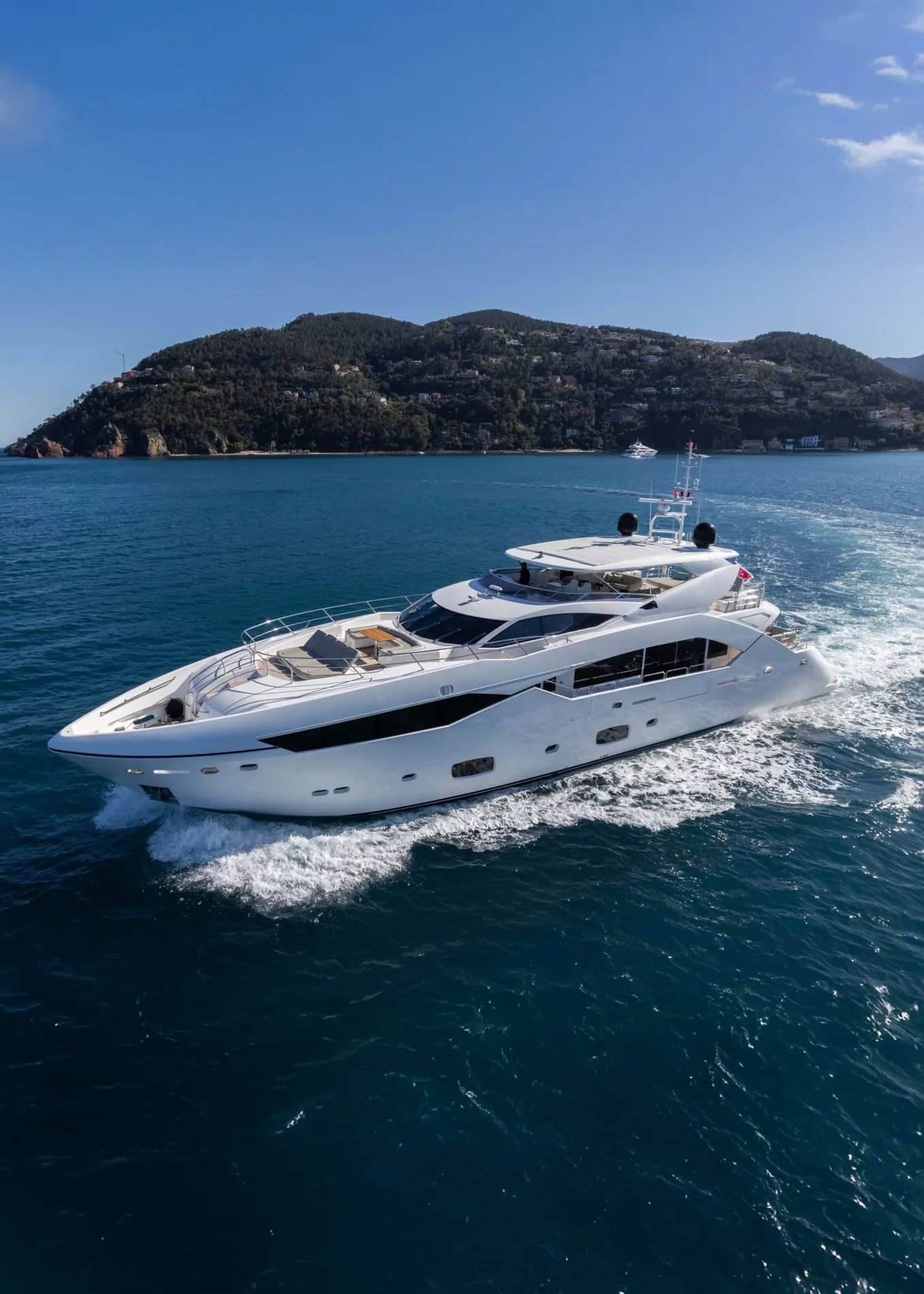 SUNSEEKER BY NAME. SUNSEEKER BY NATURE.
