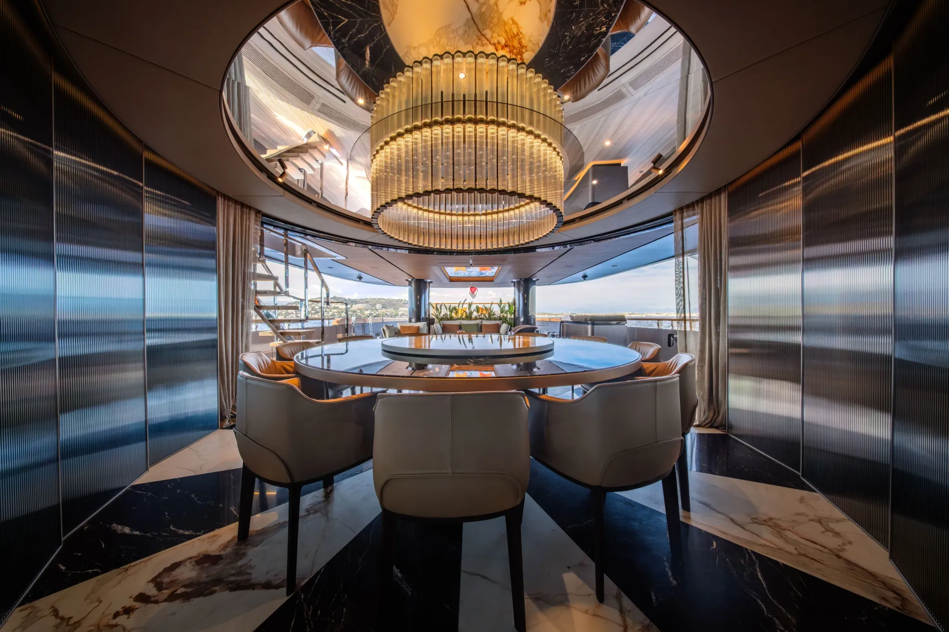 EXCELLENCE MEETS MAXIMALISM