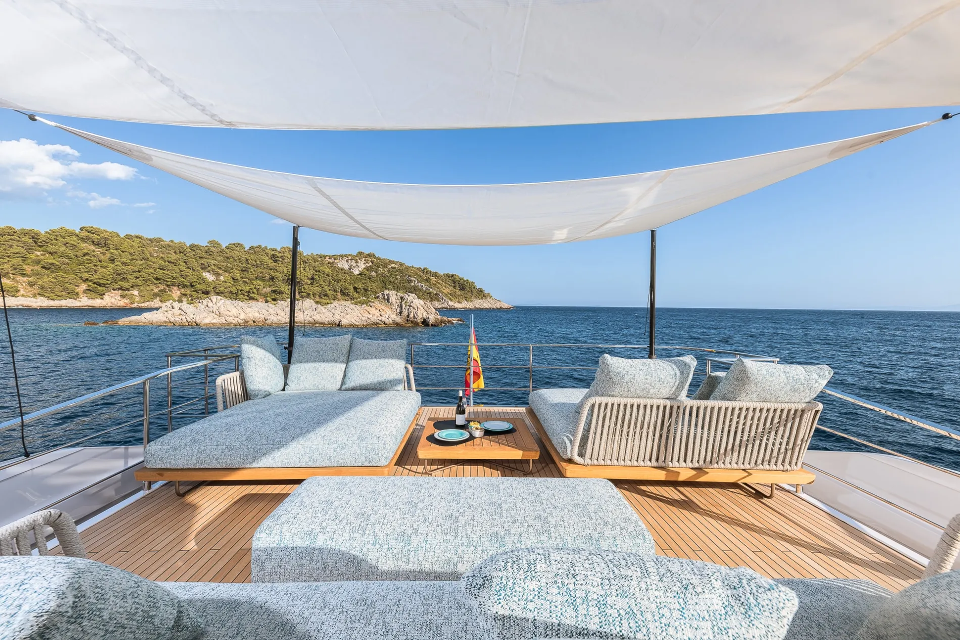 BETWEEN SUN, SEA & SHADE