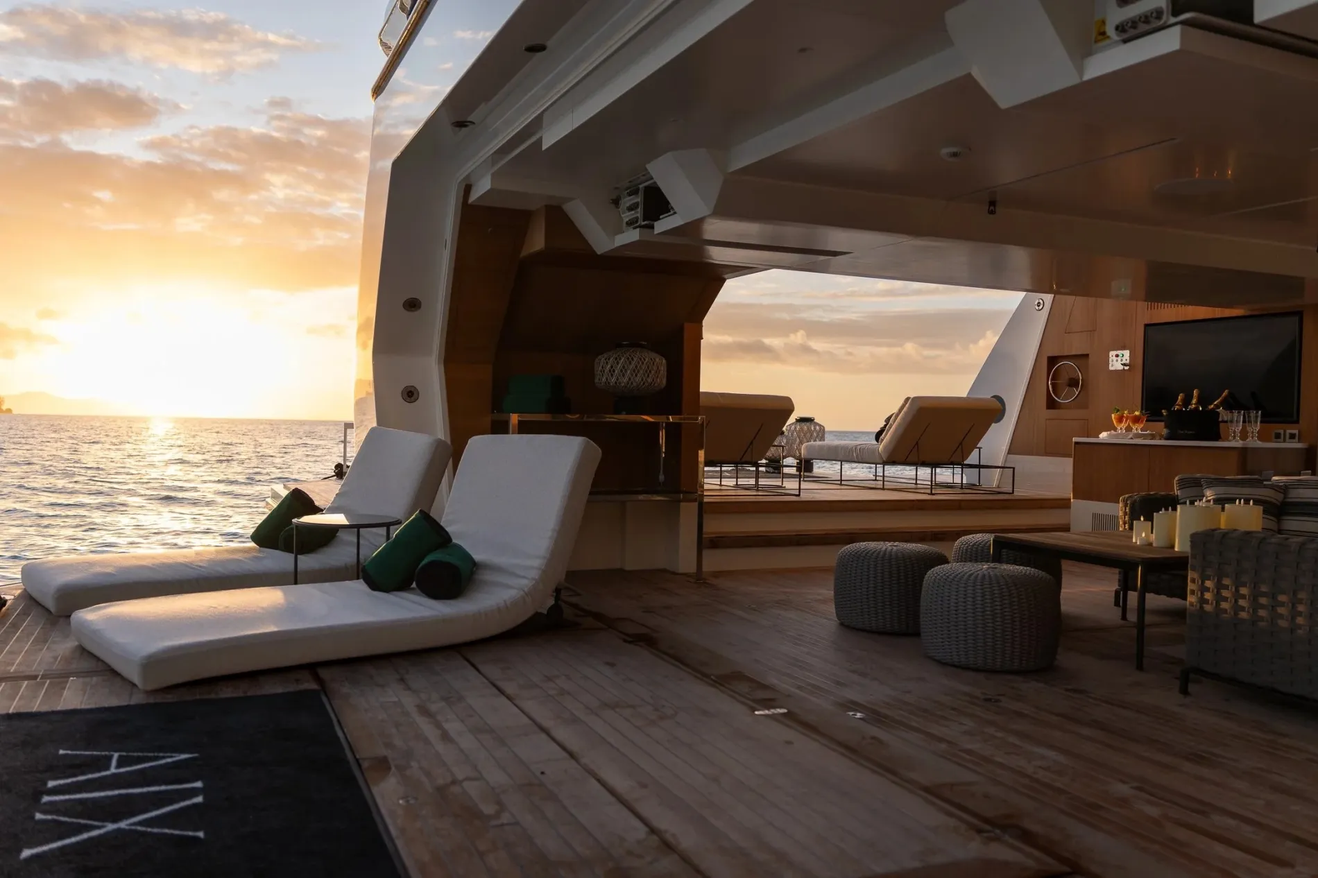 BEACH CLUB