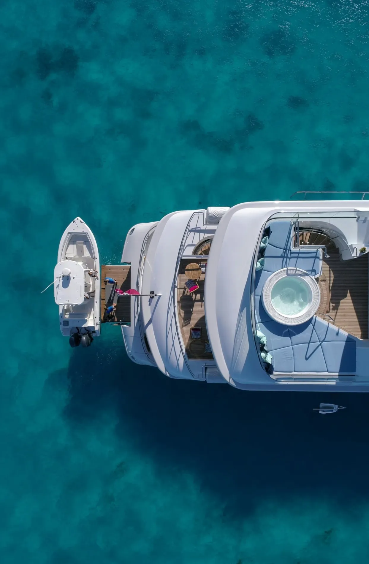 ELEGANCE MEETS ADVENTURE