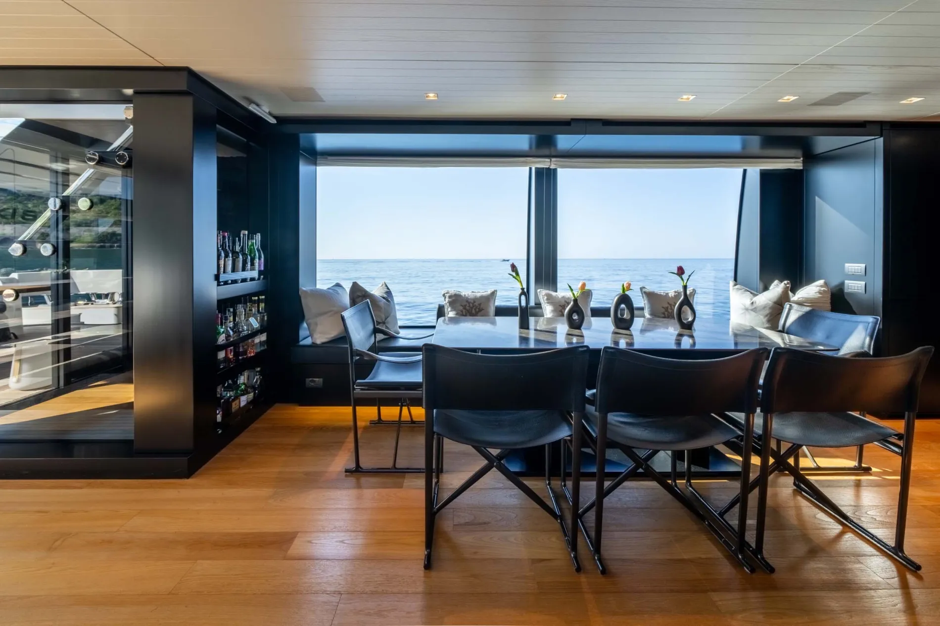 BESPOKE DESIGN BY LAURA SESSA