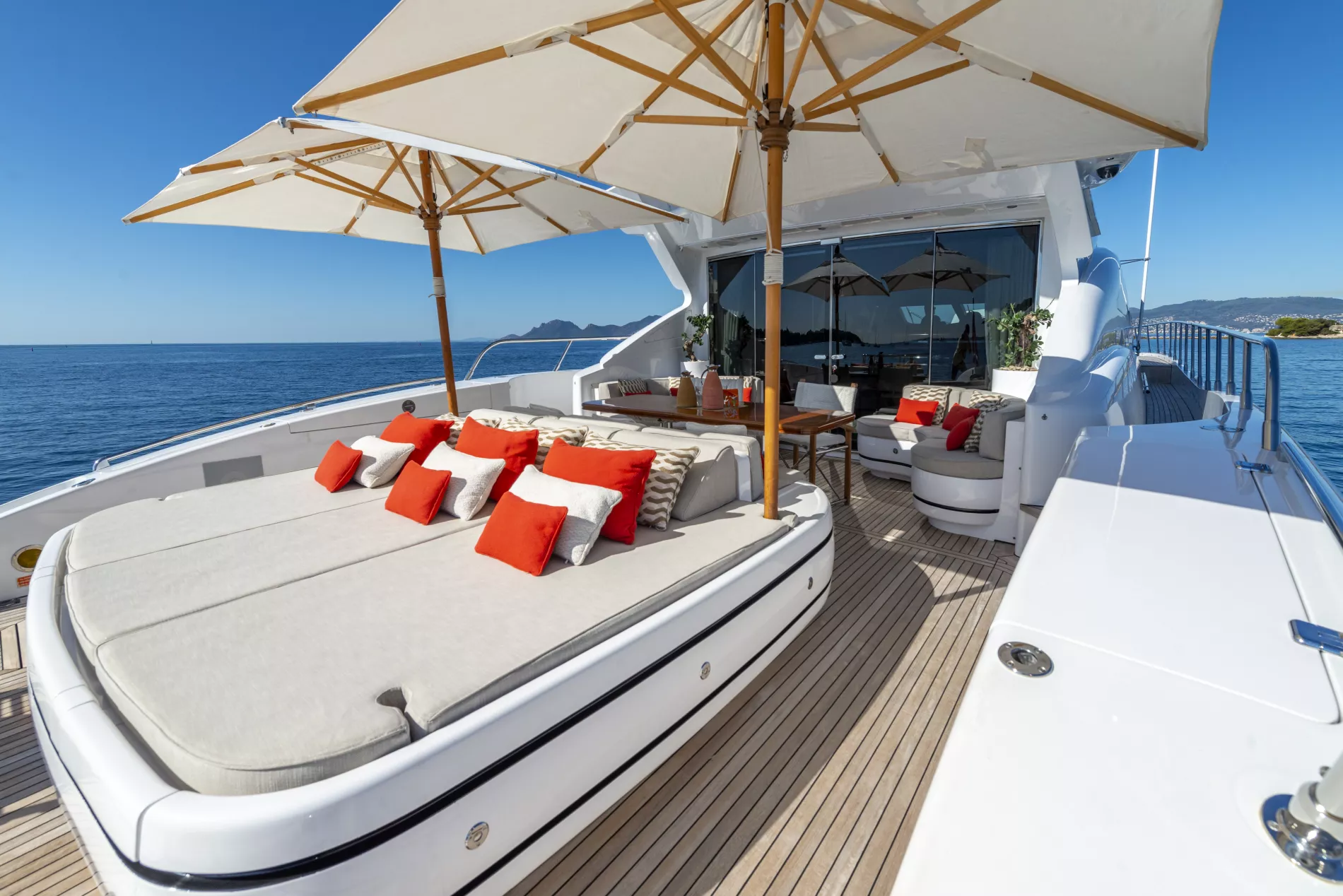 ONE OWNER. NEVER CHARTERED