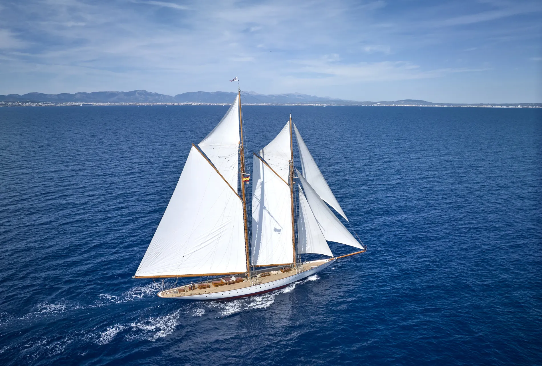 PERFORMANCE UNDER SAIL 