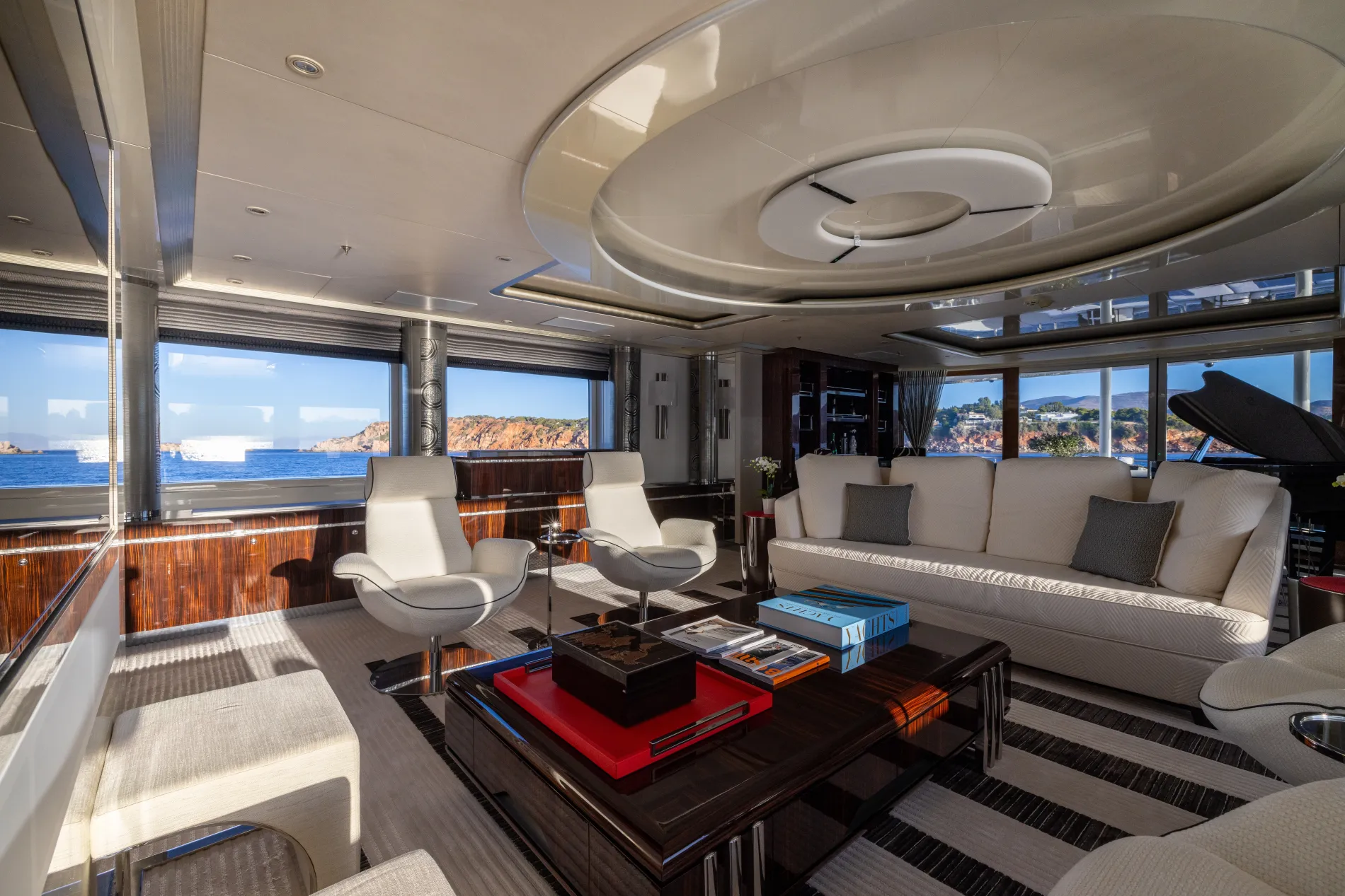 A TRIBUTE TO ART DECO