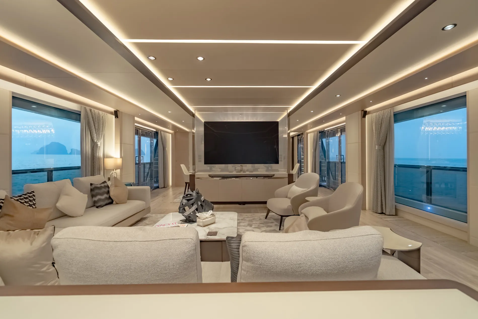 EXCEPTIONAL ITALIAN DESIGN