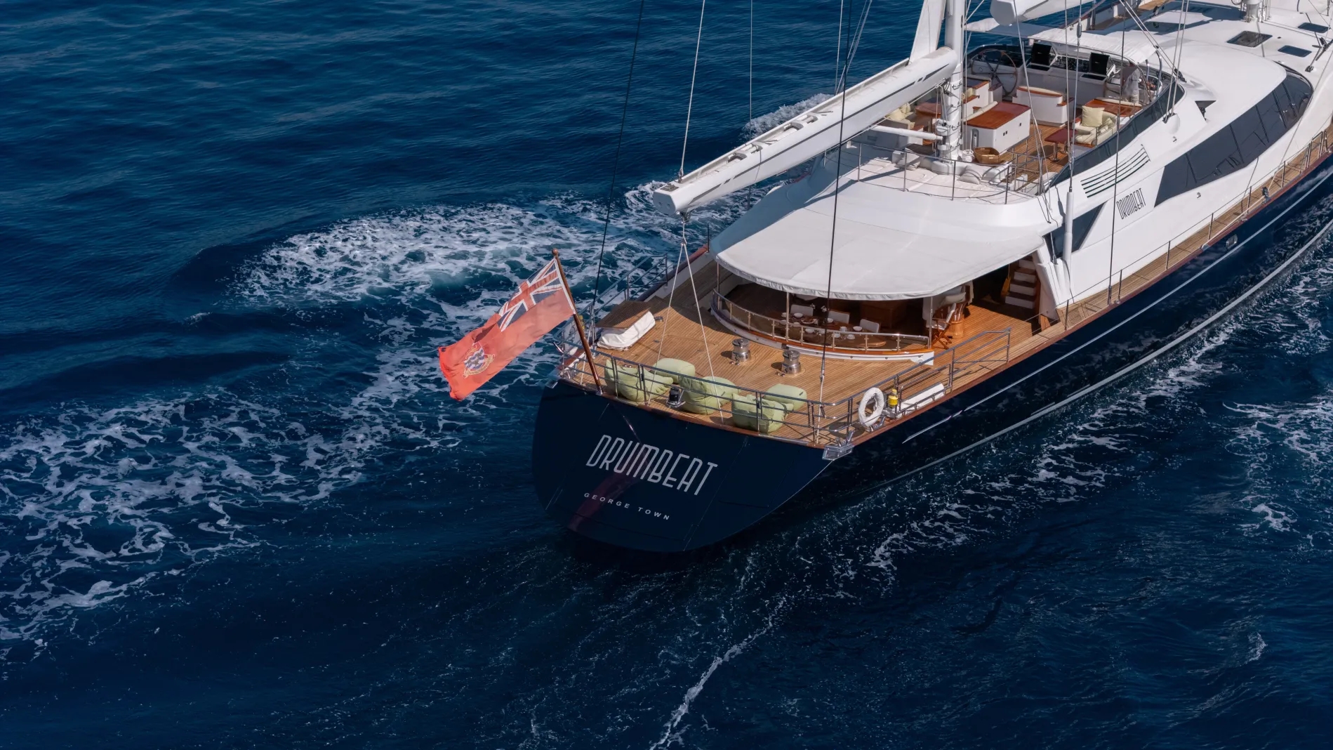 EXPERIENCE CHAMPAGNE SAILING