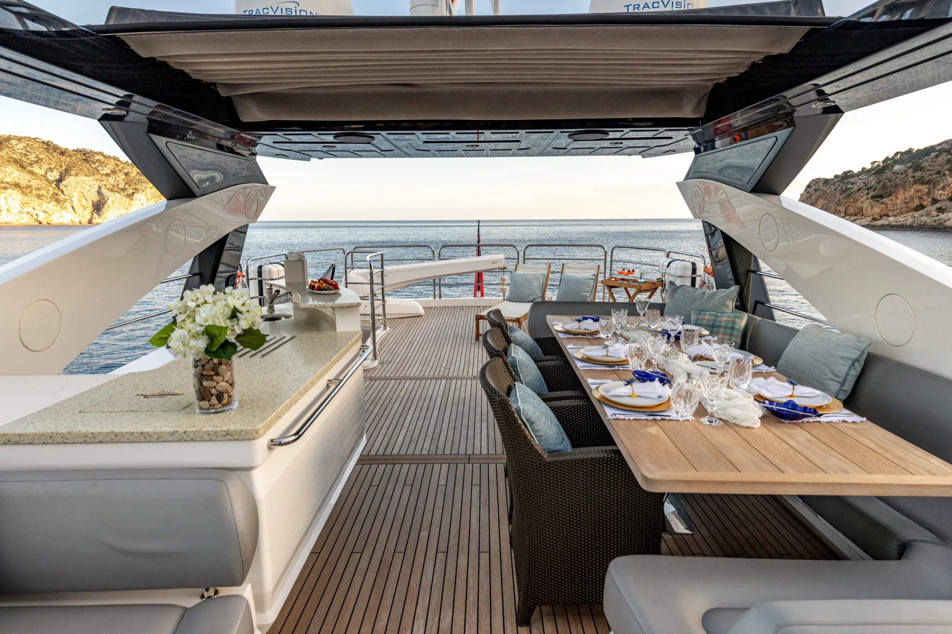 Largest-in-class flybridge