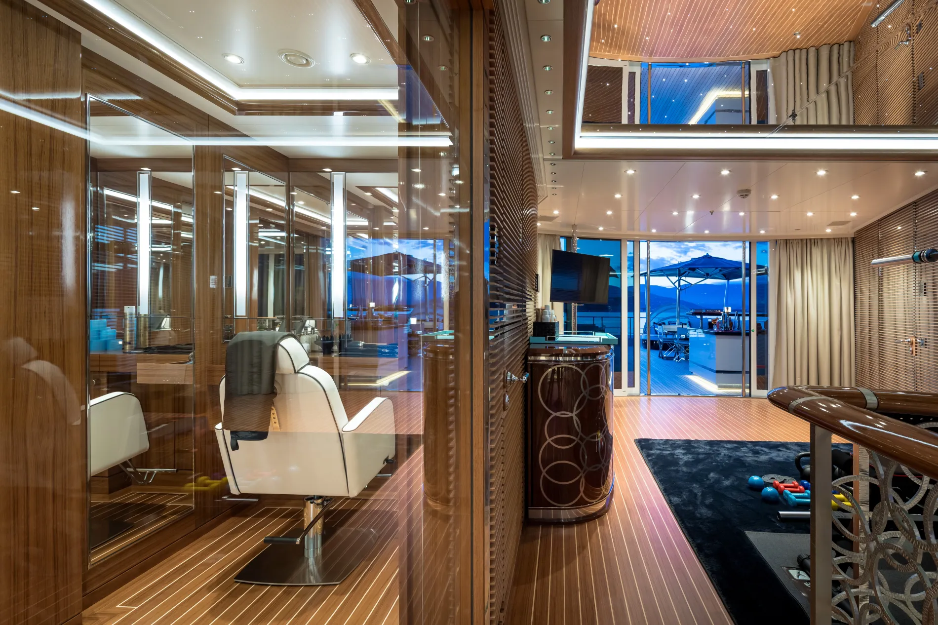 SALON & TREATMENT ROOM