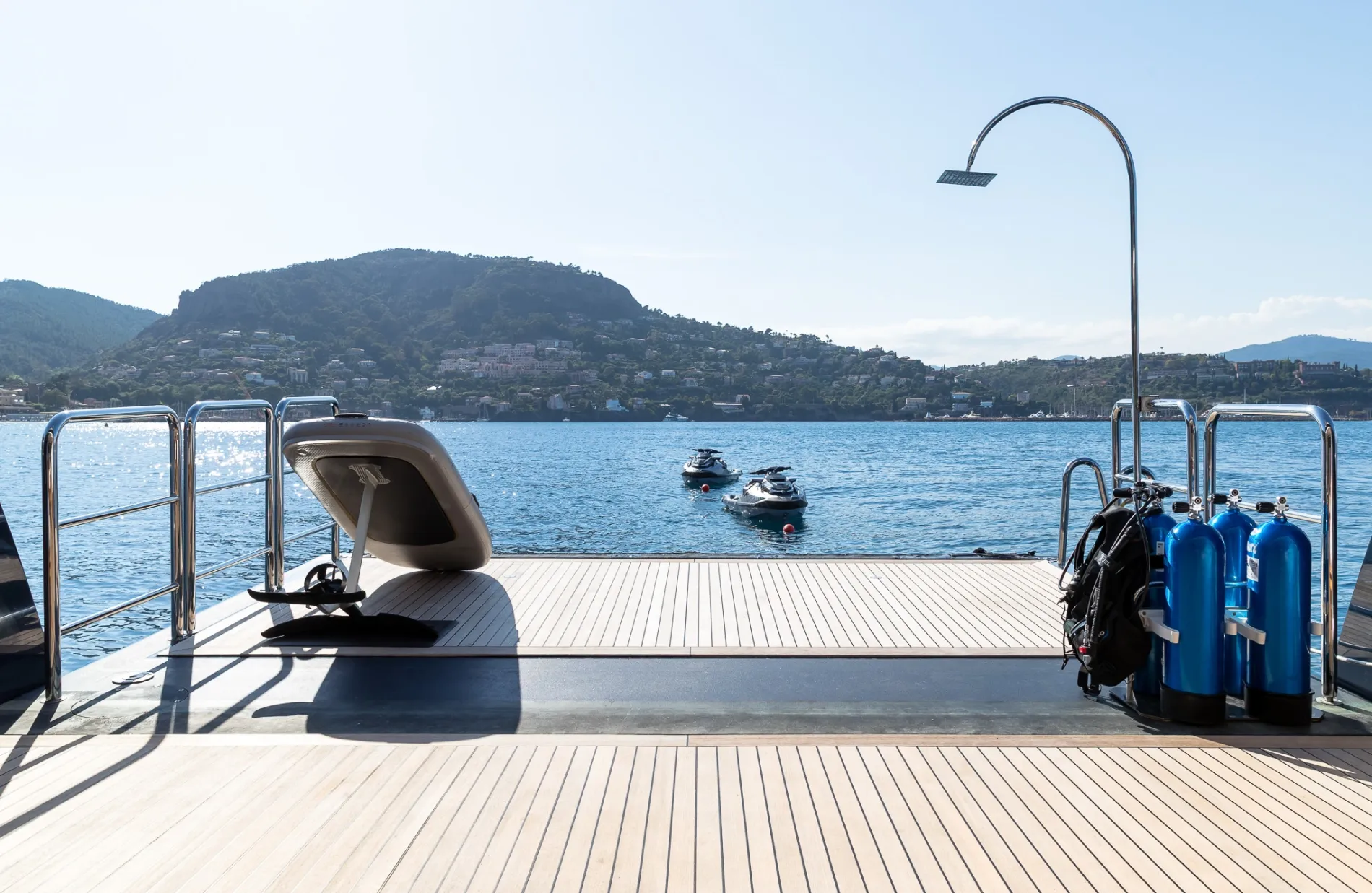 AT THE WATER’S EDGE