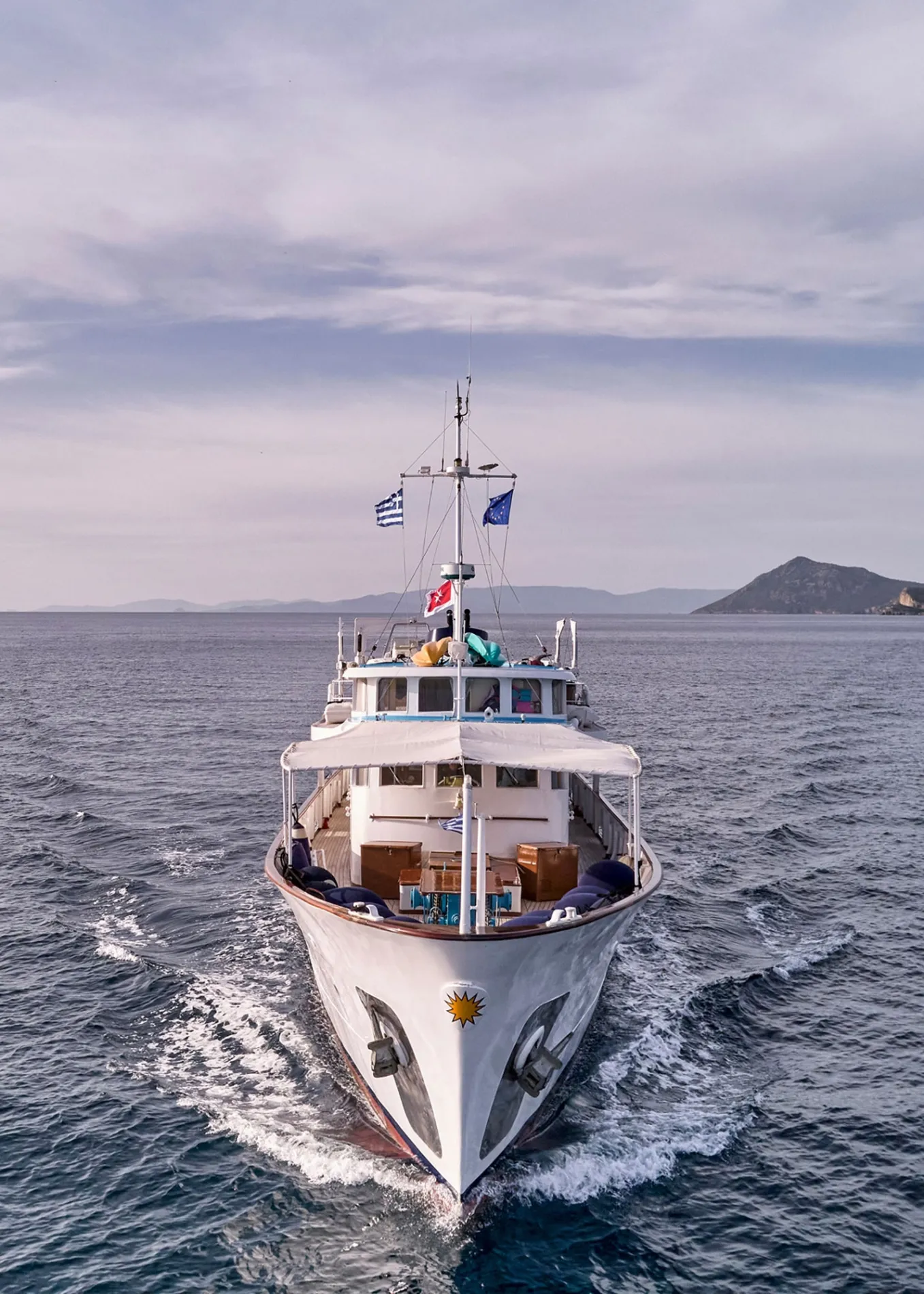 A Camper & Nicholsons Classic.