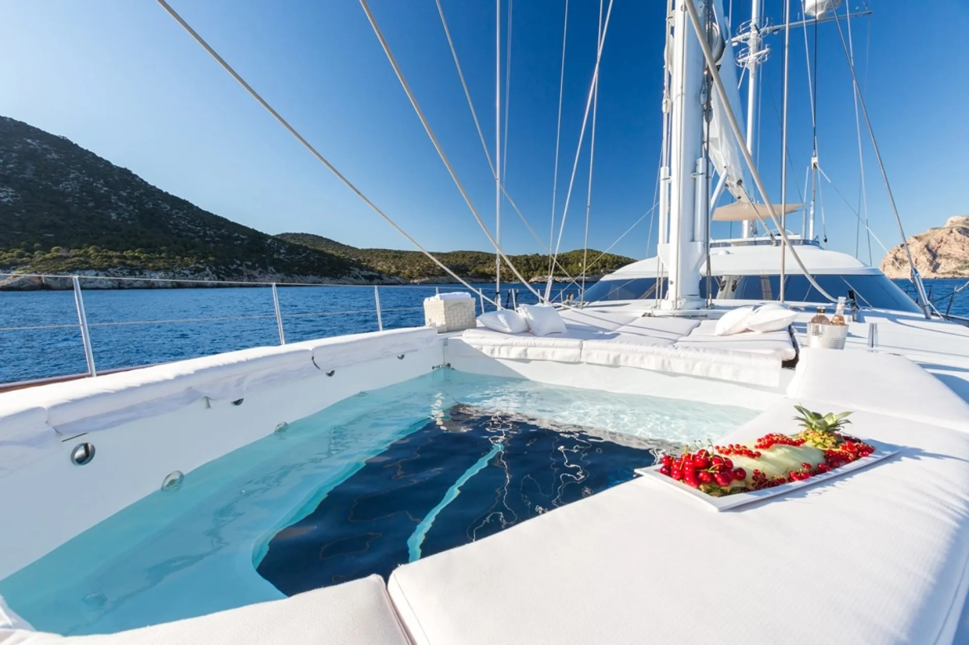 Foredeck Jacuzzi