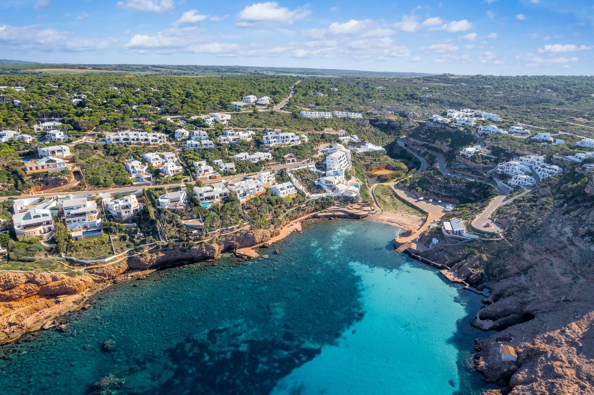 Hidden calas, endless horizons