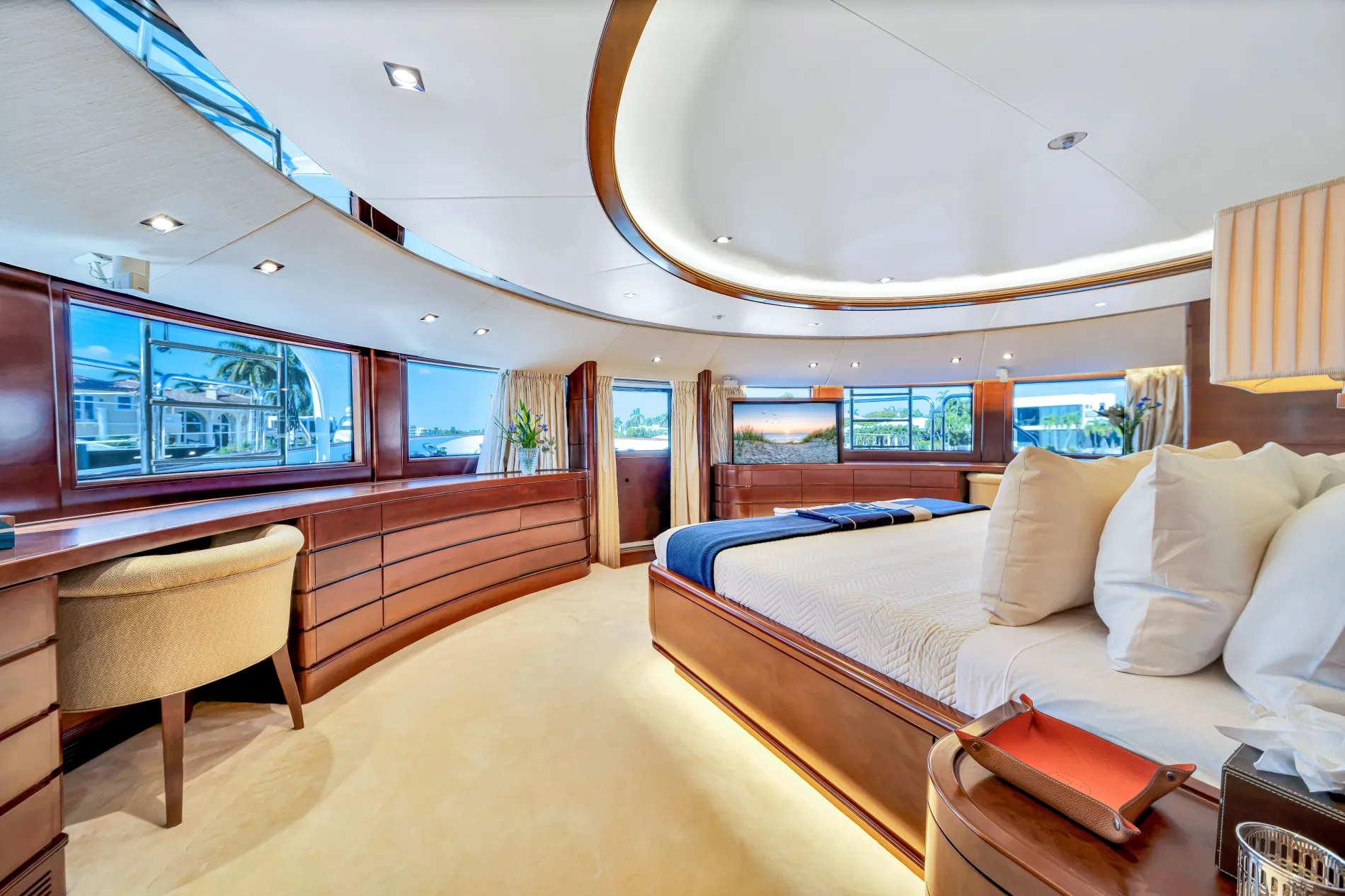Main deck Master Suite