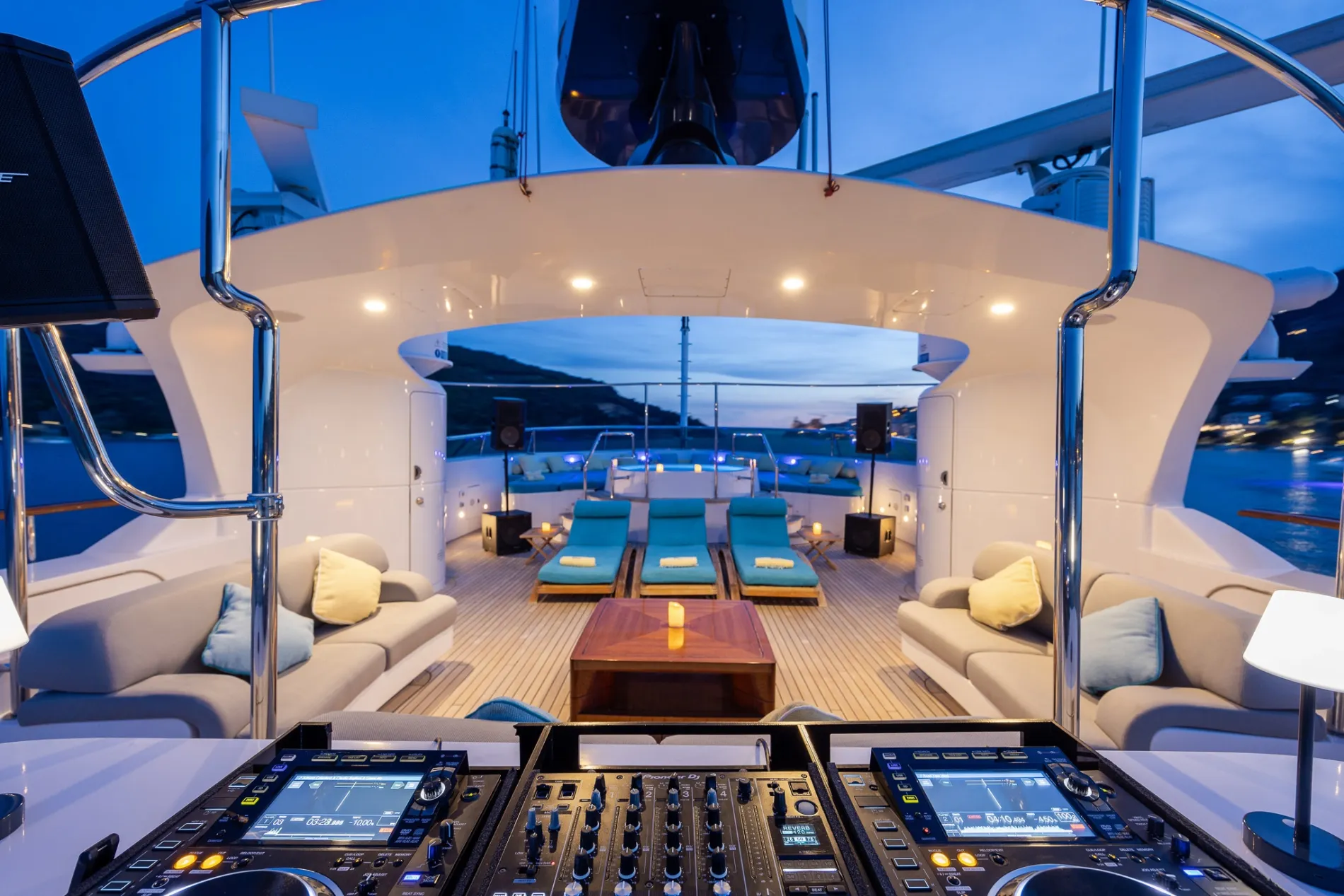 THE SPIRIT OF THE RIVIERA