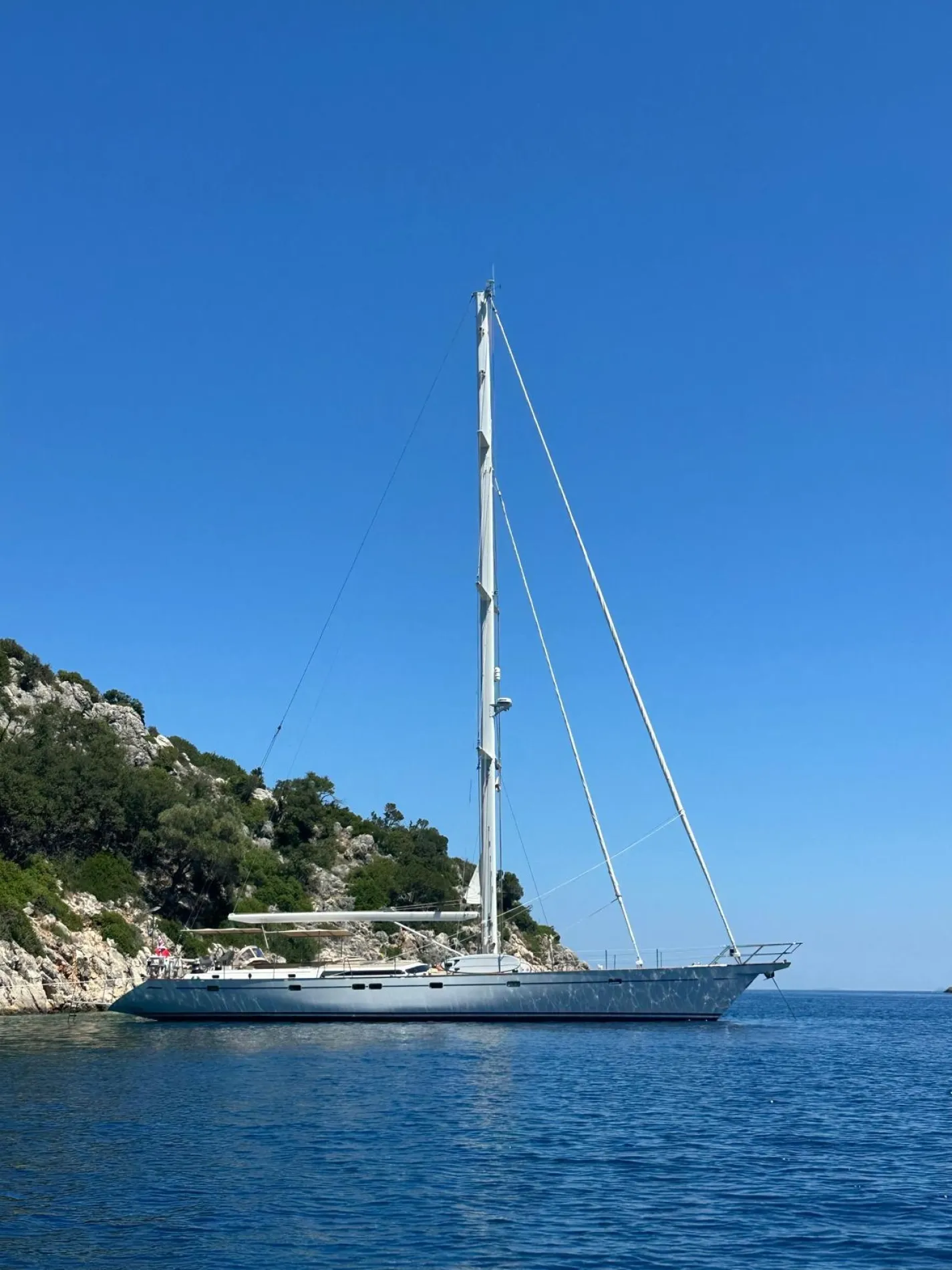 THOUGHROUGHBRED SAILING. OFFSHORE PERFORMANCE.