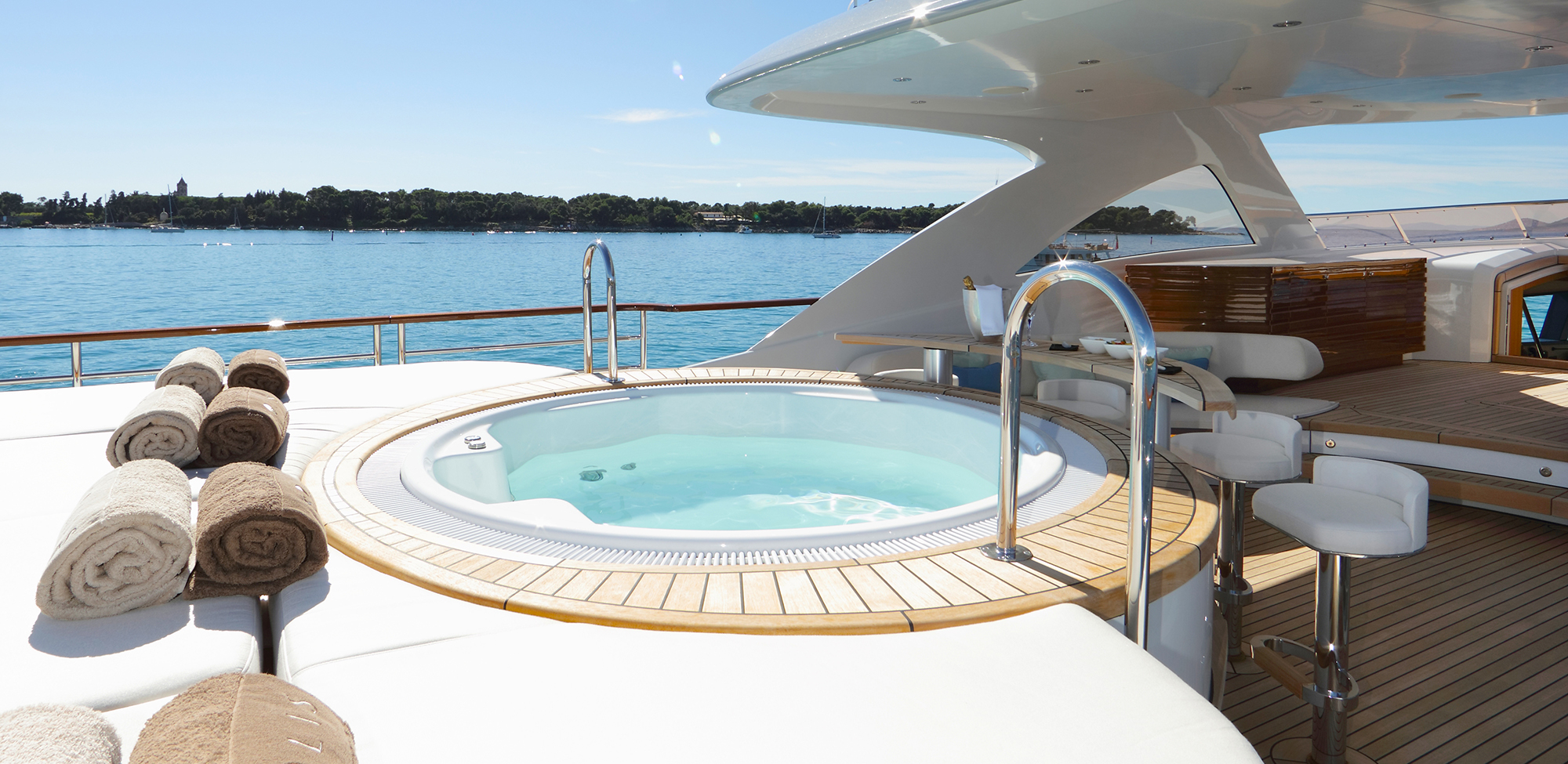 Luxury Yachts With Jacuzzi C N