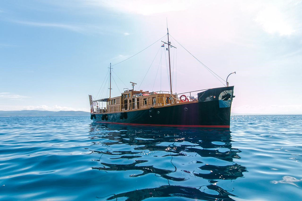 Camper & Nicholsons announce their appointment as Central Agents for the sale of Lady Emma - Industry | C&N