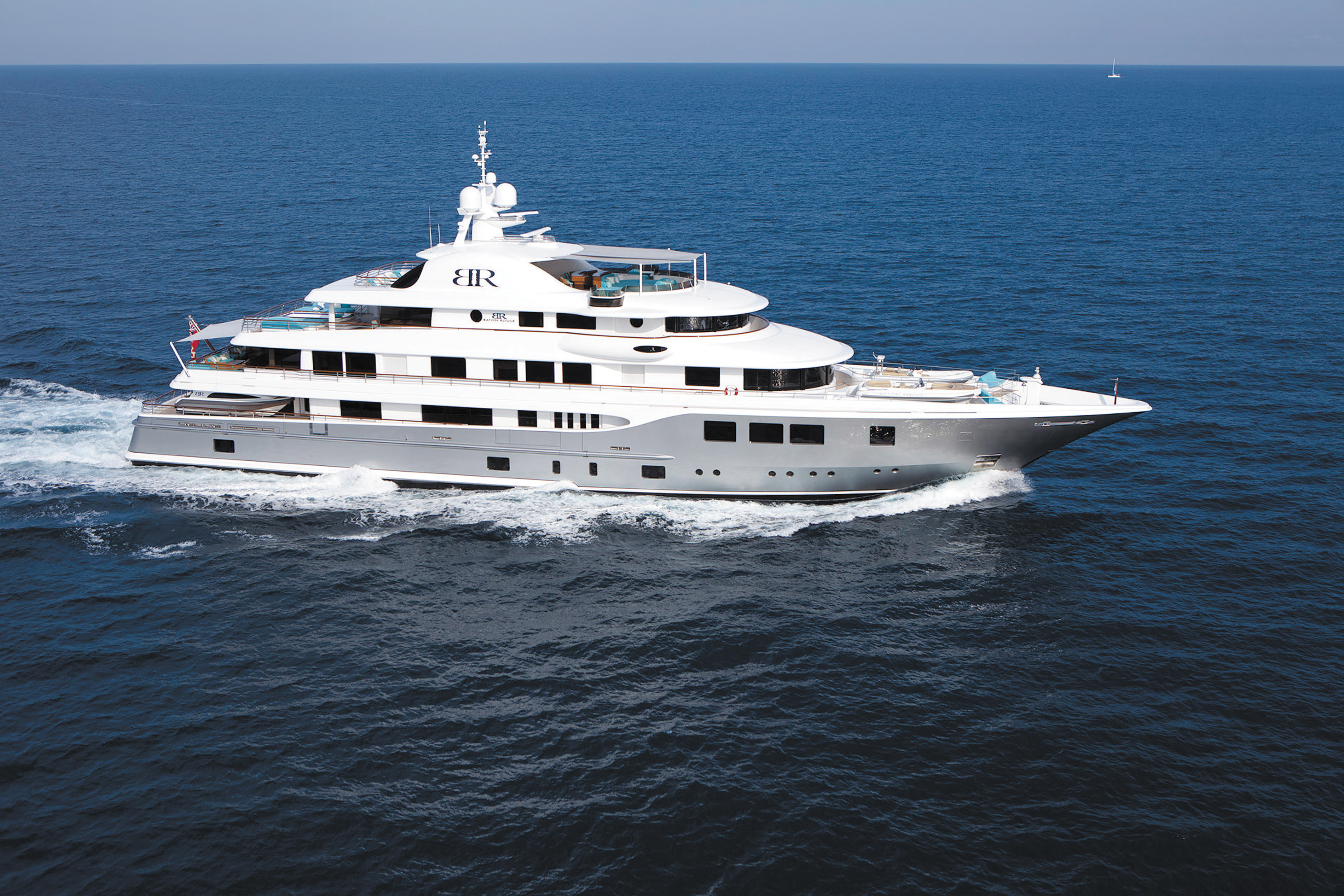 Baton Rouge Luxury Motor Yacht For Charter C N