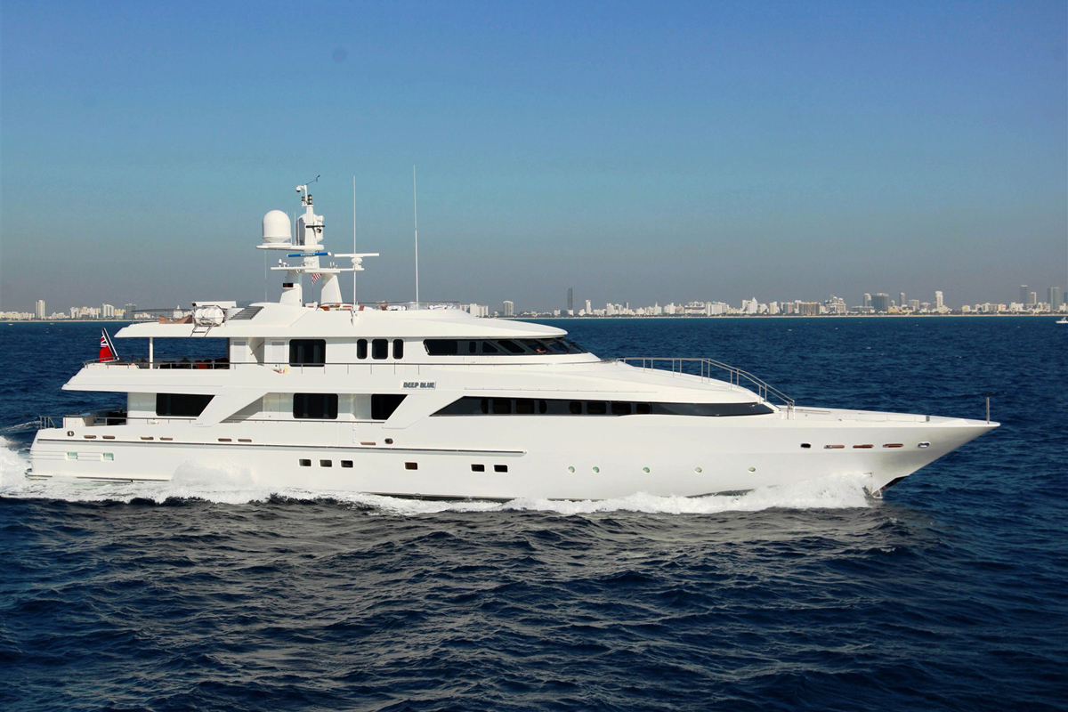 motor yacht deep blue 2